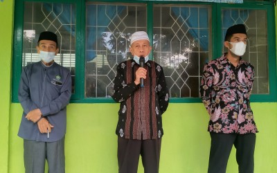 Pimpinan Ponpes Babul Khaer Bulukumba membuka secara resmi Ujian Masuk Santri Baru tahun 2021/2022